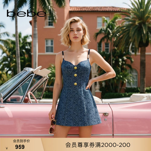 bebe2026夏季新款女士千金风含棉带胸垫印花牛仔吊带连衣裙250015