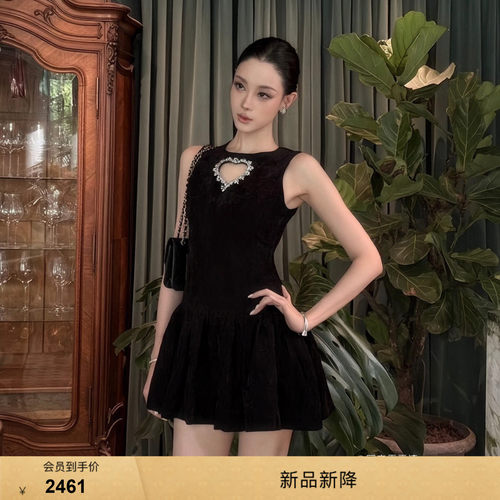 【博主同款】bebe2026秋季新款复古丝绒爱心镂空连衣裙350015