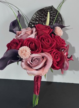 韩系手捧花白色玫瑰花束订婚结婚仿真花520闺蜜di礼物特惠球形