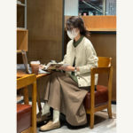 盐系轻熟一整套春秋季新款日系松弛感衬衫毛衣外套半身裙三件套装