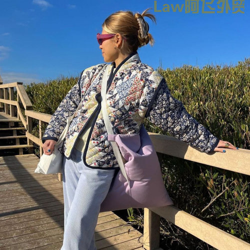 Sexybacklessslimwomen'ssatindr