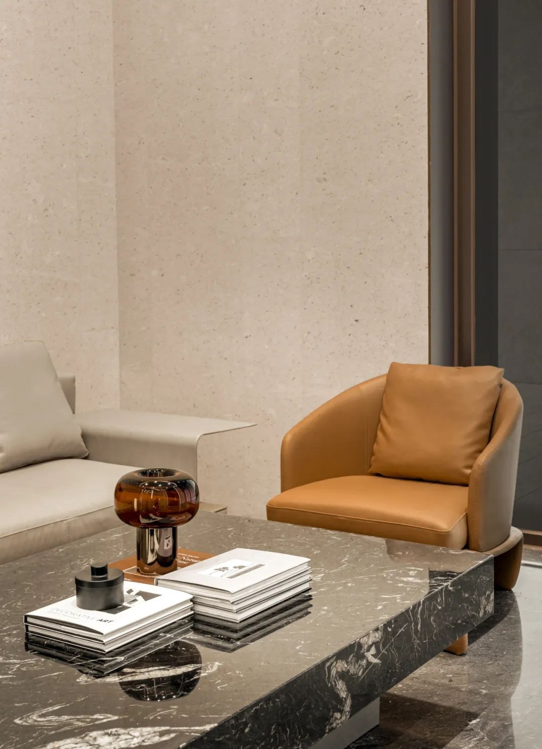 轻奢现代样板房售楼部客厅茶几花瓶无火香薰桌面软装饰品搭配