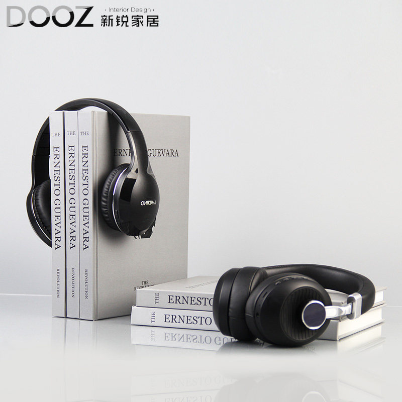 样板间书房创意个性装饰品耳机音响摆件儿童房男孩房书架书柜摆设