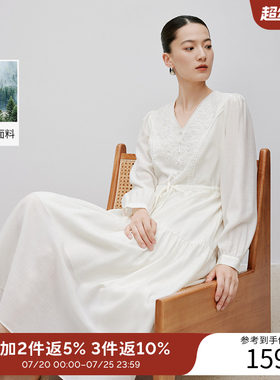 衣香丽影新中式国风连衣裙女2026年春装新款气质白色刺绣蛋糕裙子