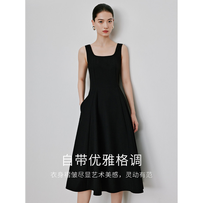 黑色背带方领连衣裙女衣香丽影2026春季新款高腰气质流行无袖背心