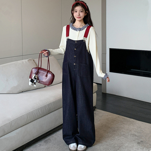 高级感孕妇背带裤套装2025新款时尚花边领毛衣上衣牛仔连体裤穿搭