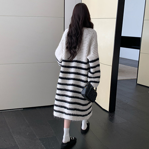 孕妇冬天显瘦条纹毛绒外套外出穿