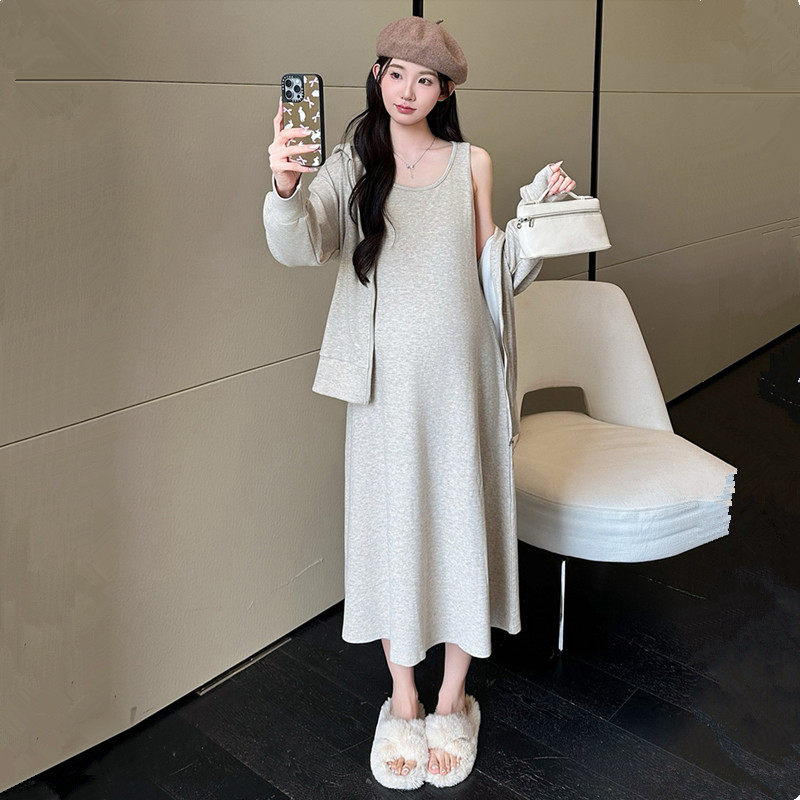 休闲孕妇卫衣裙秋冬两件套2025新款韩版连帽开衫外套大码背心裙