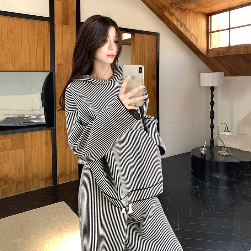 韩版孕妇装秋冬卫衣套装2025新款宽松大码显瘦条纹连帽上衣阔腿裤