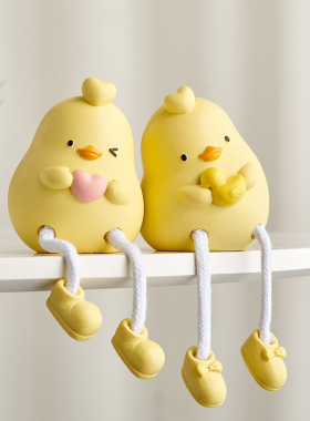 创意可爱吊脚娃娃小摆件家居装饰品客厅柜子隔板墙上置物架洞洞板