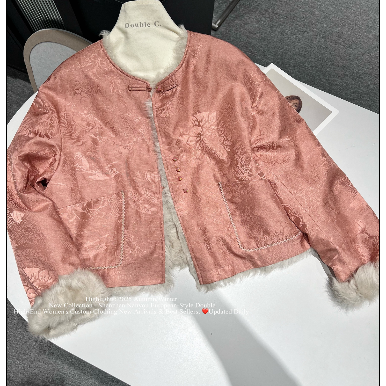 桑蚕丝刺绣反面卷毛皮毛一体外套