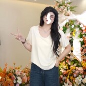 大码 上衣 宽松显瘦休闲风打底衫 胖mm气质V领纯色短袖 T恤女春夏新款