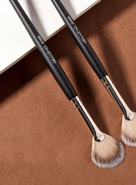 1PC Loose Powder Brush Makeup Brush Black Handle Blush Brush