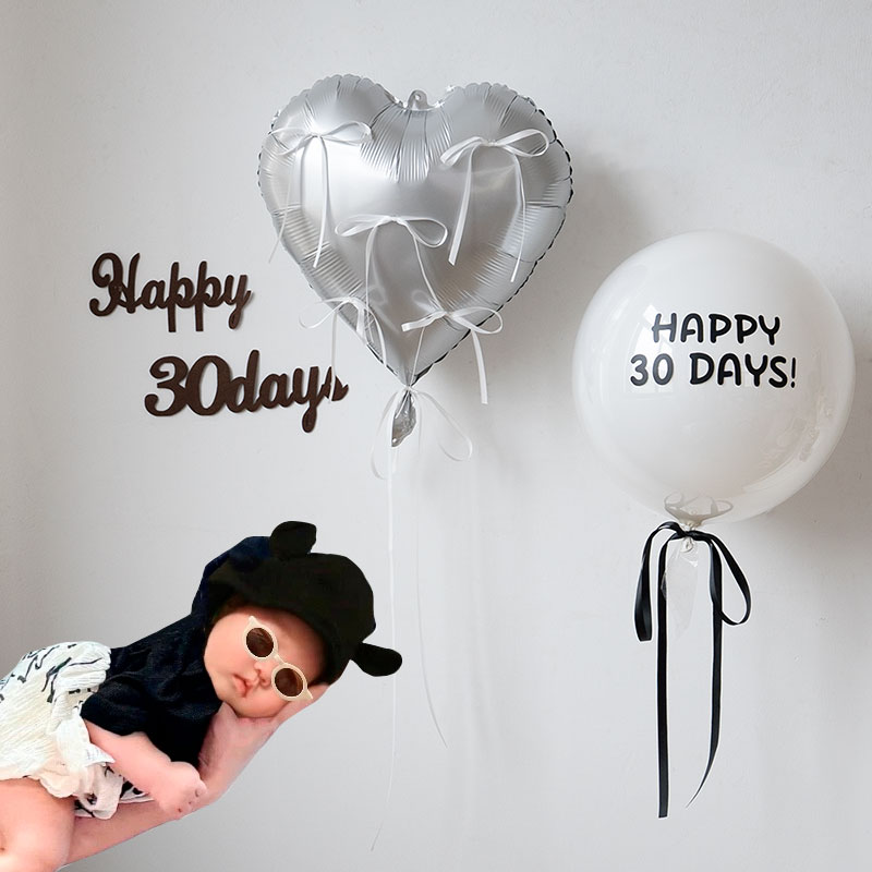 蛇宝满月拍照道具布置波波球