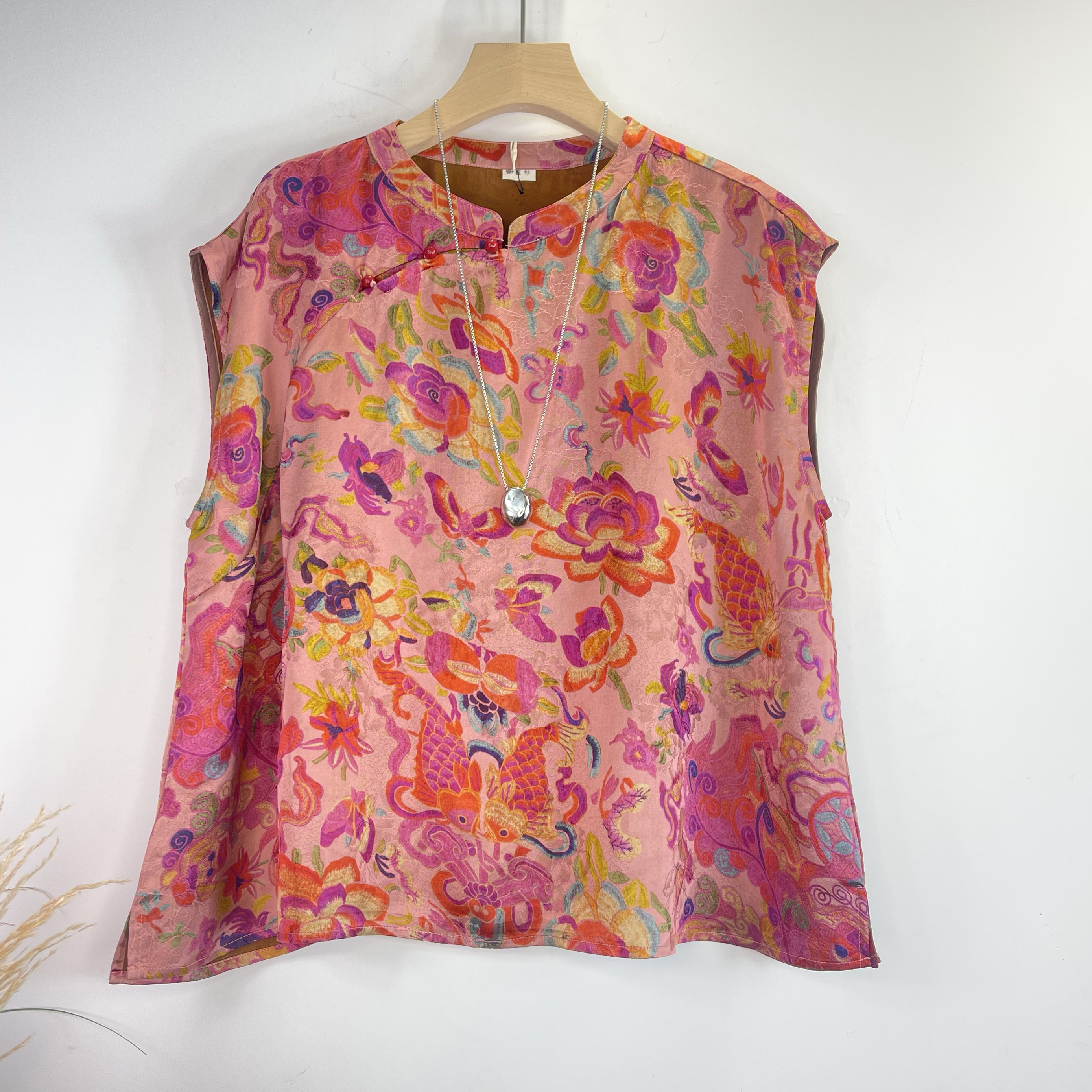 国风高级感珠扣新中式立领女装夏款减龄时尚洋气上衣内搭外穿,女装/女士精品,大码内搭,淘宝优惠券,粉丝福利购,淘宝优惠卷