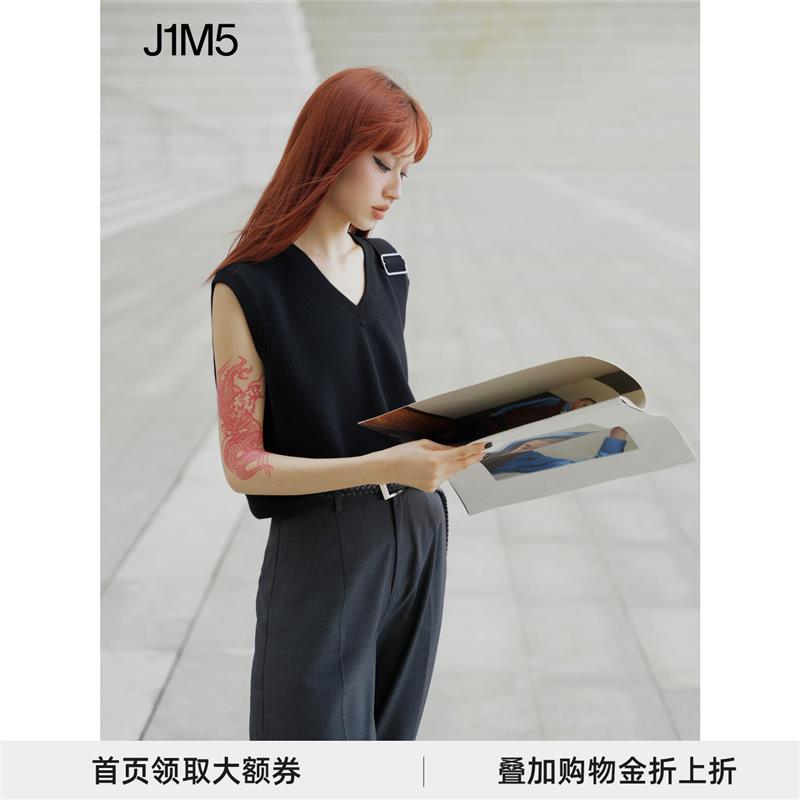 COZYOU 23秋冬新品女士黑色羊毛背心无袖套头V领针织衫马甲