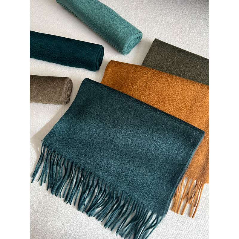 加厚山羊绒水波纹纯色流苏围巾