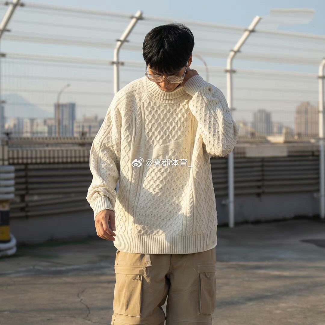 Nike/耐克 Life 男子纯色绞花针织堆领浅骨色高龄毛衣FB7771-072