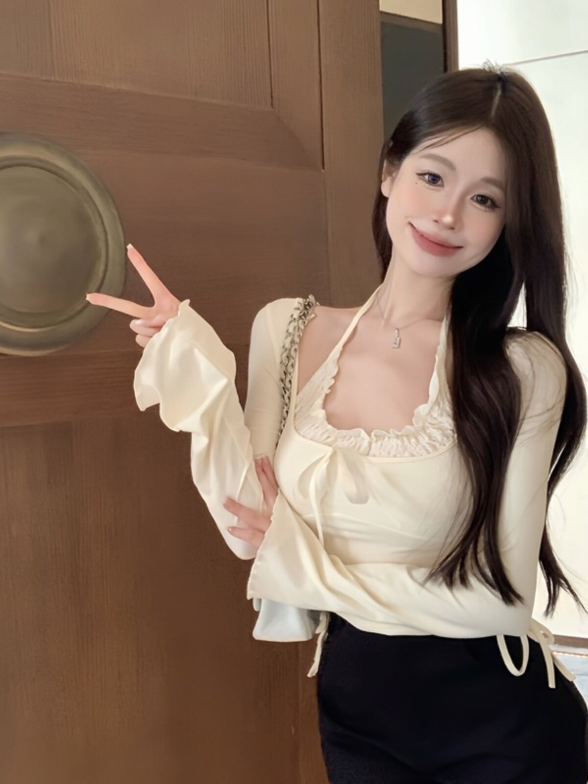 PURE DESIRE SWEET U 넥 스플 라이스 가짜 투피스 레이스 업 홀터 탑 여성 디자인 보우 타이 곰팡이 트리밍 긴팔 티셔츠