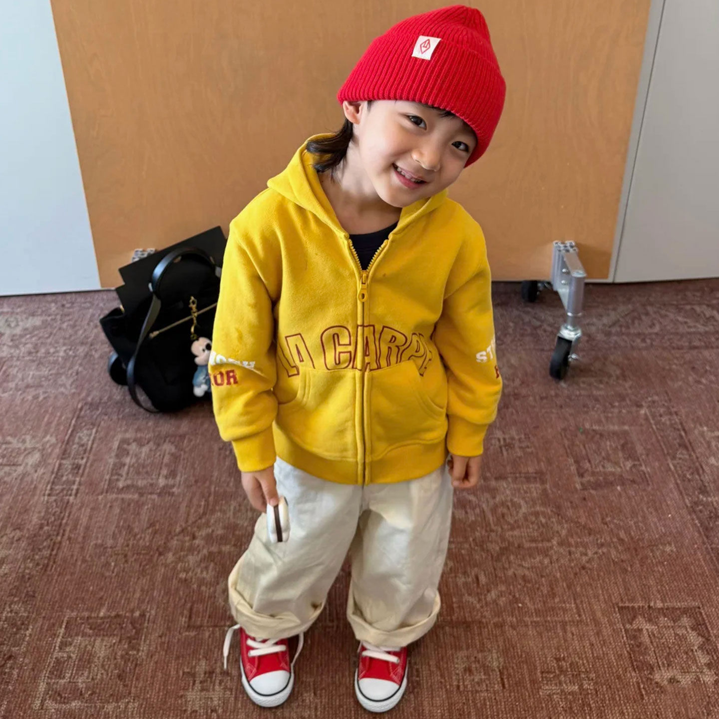 男童外套儿童春秋装2025新款潮酷连帽字母卫衣女宝宝黄色运动上衣