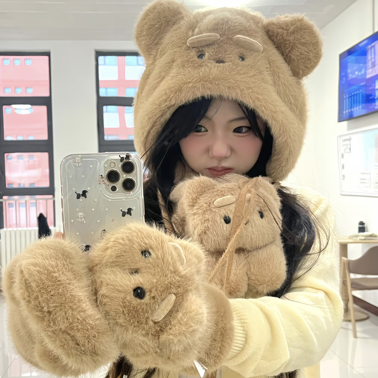 KELUSI联名款可爱小熊毛绒帽子女冬保暖护耳雷锋帽围巾手套三件套