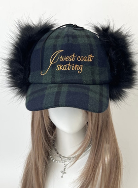 韩国毛绒格纹字母刺绣雷锋帽女冬季保暖毛毛翻边护耳棒球帽男百搭