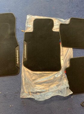 BMW宝马原厂 4系G22 G23 G26 i4 M4 G82 MP丝绒脚垫 一套4片