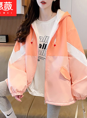 盐甜系连帽拼色外套少女2025冬季新款初中高中学生加绒加厚上衣服