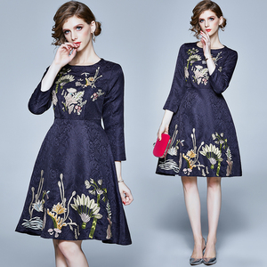 RY1498#提花刺绣水草花朵连衣裙