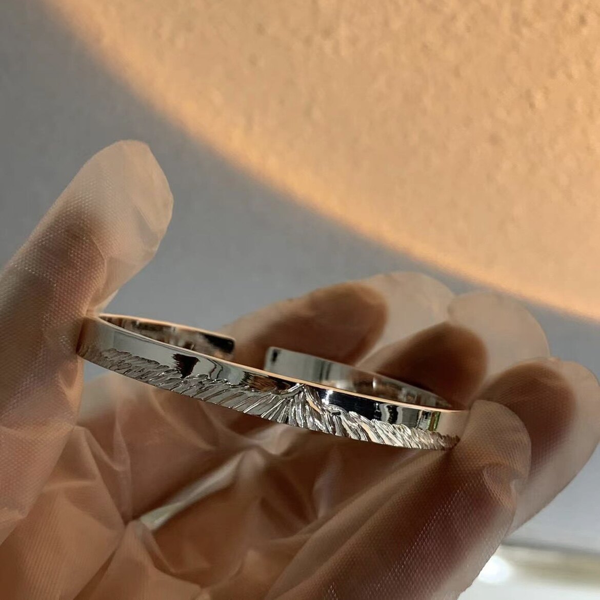 手工原创海誓山盟999足银手镯情侣雕刻激光银镯子小众轻奢银素圈