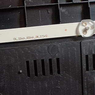 电视ID3203P灯条CN_32lnch_600mA_2W_57512 ZG.NH.3200601Z01 2X6