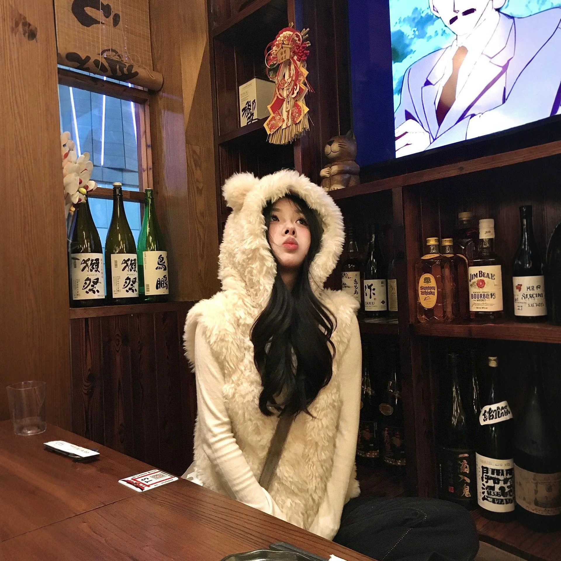 羊羔毛坎肩连帽马甲女2026秋季新款环保皮草皮毛一体马夹外套短款