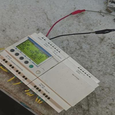 施耐德可编程控制器逻辑控制器模块sr3 b102bd和srp