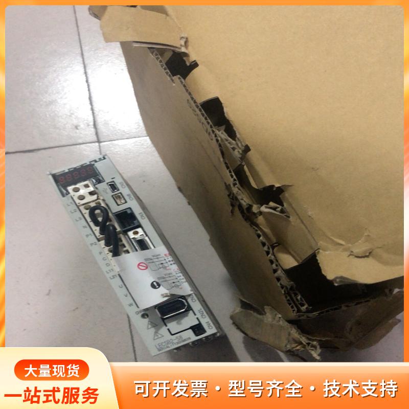 SMC驱动器 LECSB2-S8，工程剩余，未使用，两个缺p