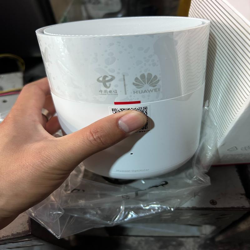 华为k662d路由器，全新带外包装充电器，还有一也是全新但p