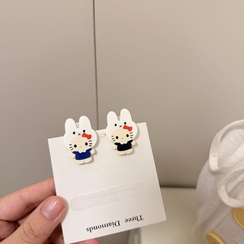 (一对装)完全萌神来着•hello kitty米菲兔结合发夹！侧边刘海夹