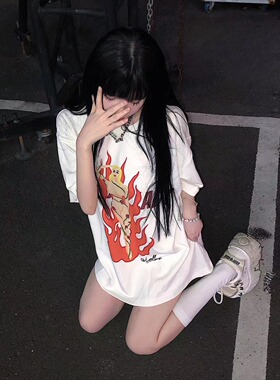 TUEAN13 onioli Naked Lady火焰漫画性感人像宽松情侣T恤短袖