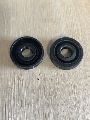 半挂车 上海隆中碟刹卡钳机构防水油封 防尘帽防尘套 卡钳修理包