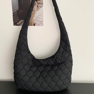 巴恩风斜挎包 休闲韩风学生背包大容量斜挎包秋冬羽绒夹棉包