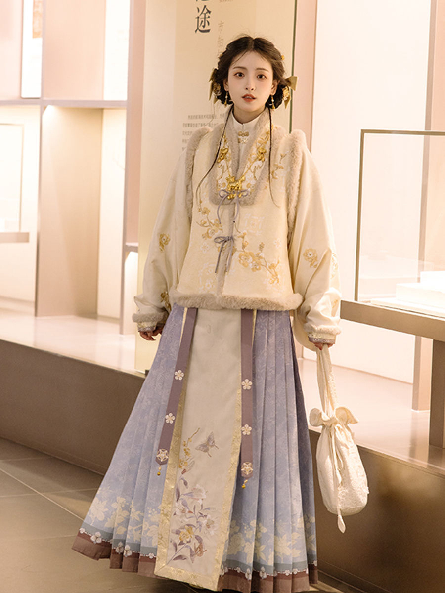 2025新款秋冬莳绘金缮女刺绣加厚明制马面裙仙气古装日常一整套