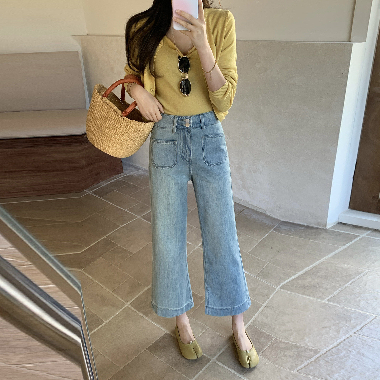 2026年春季新款高腰浅色双扣微喇牛仔裤女九分小个子不贴腿直筒裤