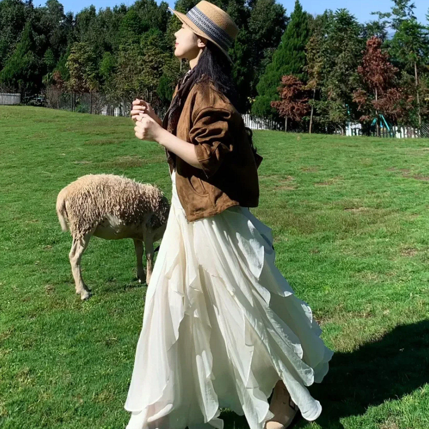 白色不规则半身裙女春夏2026新款a字蕾丝长裙高腰显瘦垂感蛋糕裙