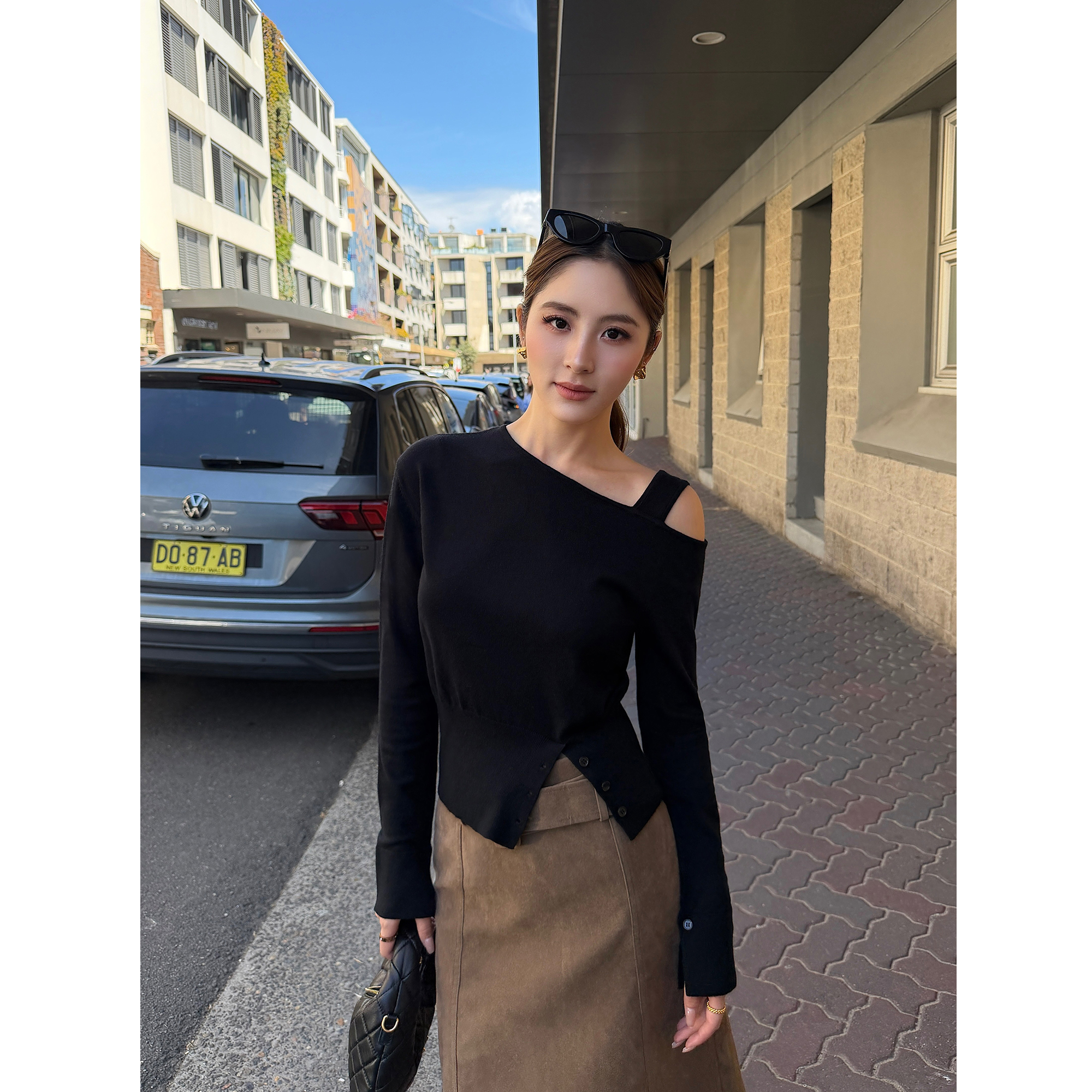 NEVA HU 高格调日常 设计感不对称露肩针织衫女气质收腰斜肩上衣