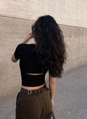 NEVA HU黑色u领正肩短款t恤女短袖修身显瘦设计感小心机镂空上衣