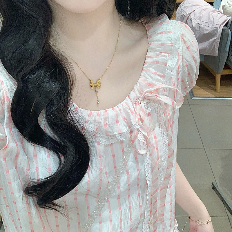 甜美粉色格子泡泡袖蝴蝶结公主裙