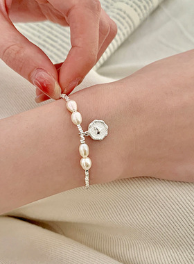 简约爱心手串三角碎银子形状手链淡水珍珠爱心铭牌手链闺蜜礼物女