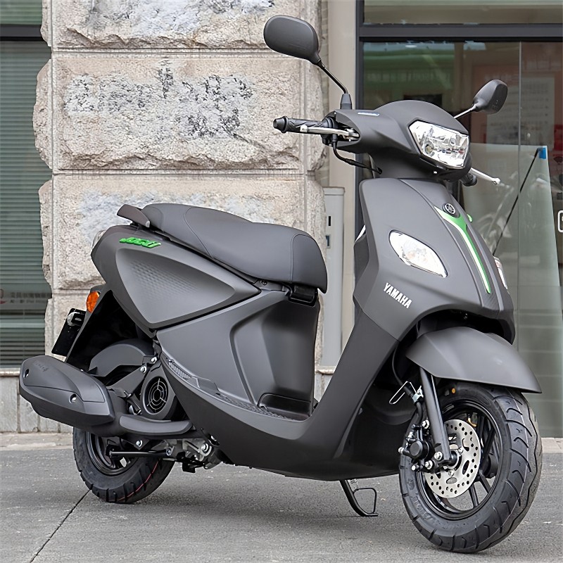 新款雅马哈巧格i125CC踏板摩托车