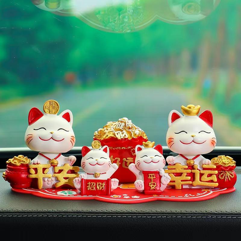 招财猫可爱汽车摆件中控台摇头
