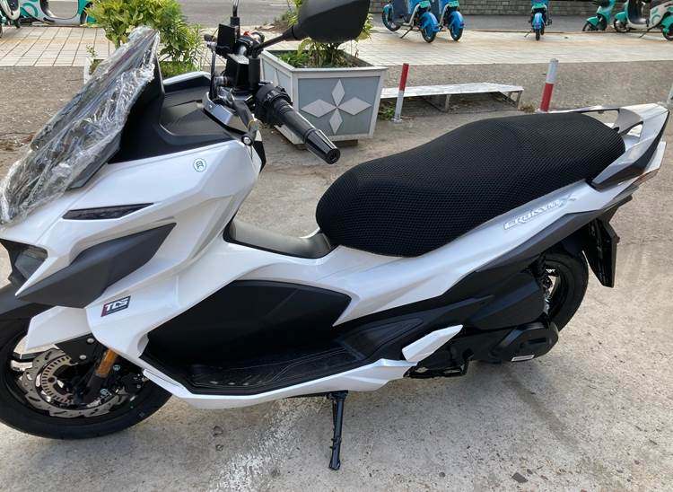 适用三阳巡弋150踏板摩托车180防晒坐垫套加厚3d网隔热透气座套