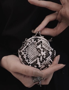 cs高定女装装可爱单肩斜挎小包山本耀司yhoji夹子口金包暗黑风包